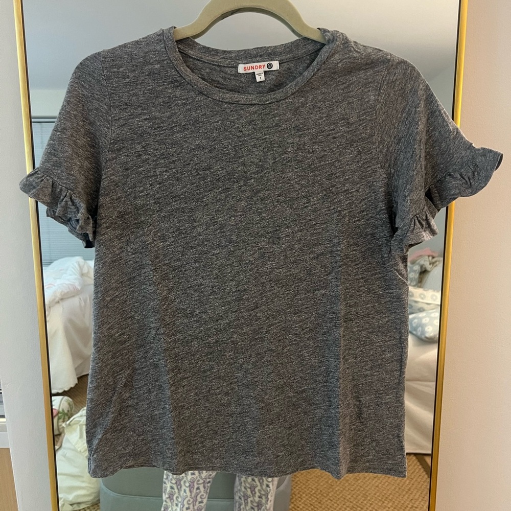 Sundry tee size 1